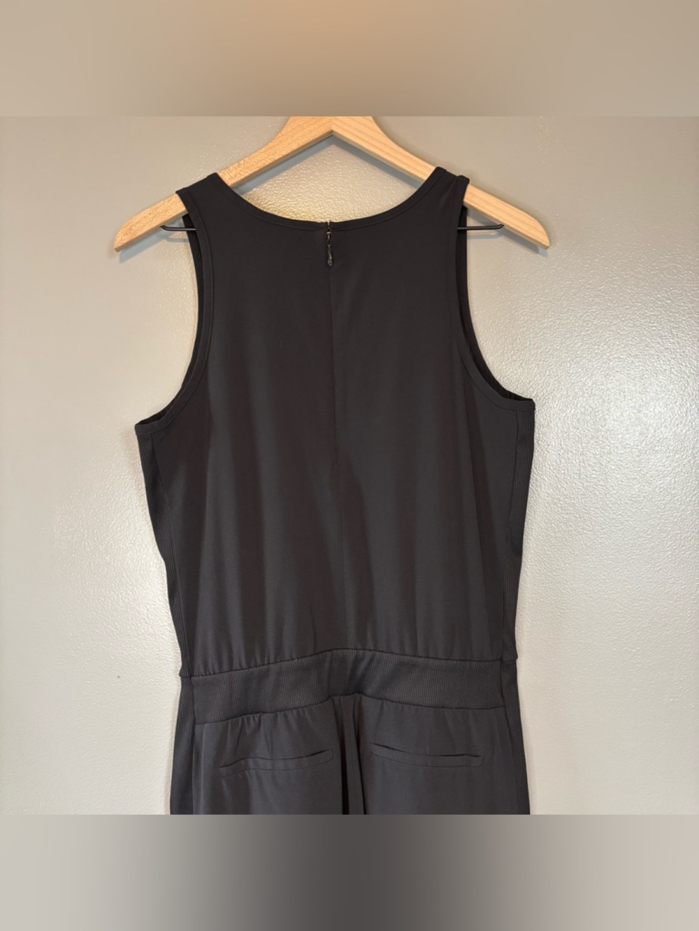 ATHLETA sz 6 Brooklyn Performance V Neck Tapered Leg Jumpsuit Athletic Black - Picture 6 of 8